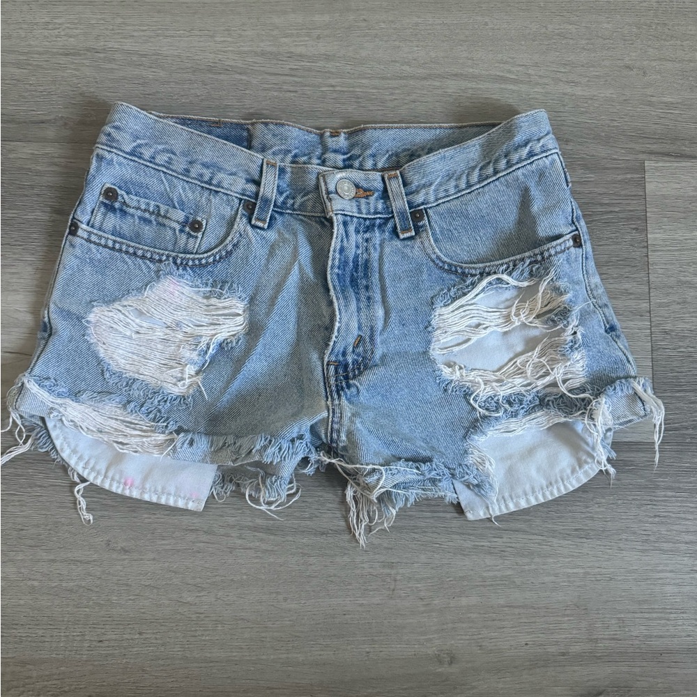 Distressed Levi’s women’s  shorts